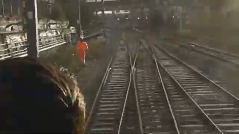 Screencap of video depicting cab ride from Ealing to Paddington December 2019.