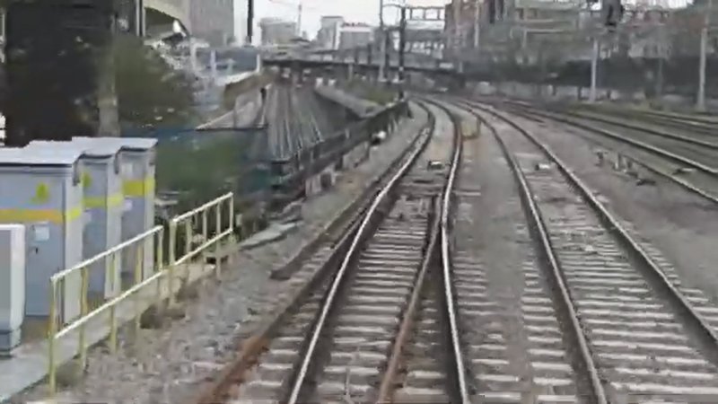 Screencap of video depicting cab ride from Ealing to Paddington December 2019.