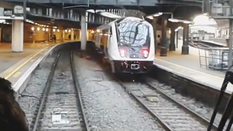 Screencap of video depicting cab ride from Ealing to Paddington December 2019.